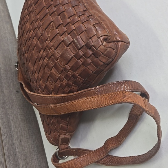 Vilenca Holland Brown Woven Crossbody Shoulder Bag - Picture 5 of 8